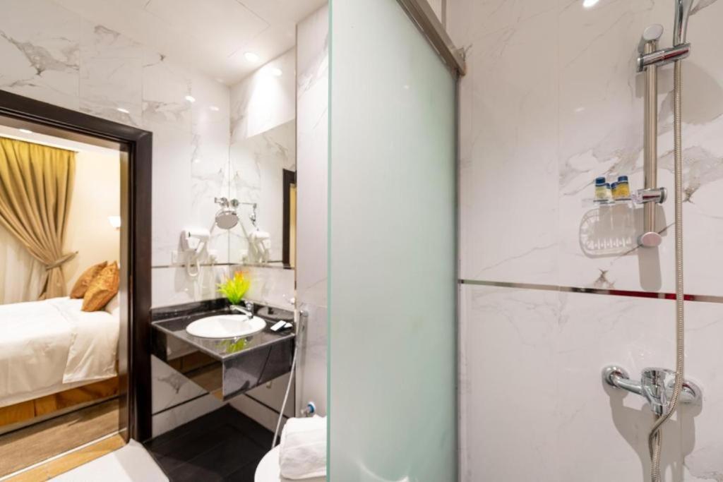 بلسم العائلة للوحدات السكنية المفروشة Family Balsam Furnished Units เจดดาห์ ภายนอก รูปภาพ